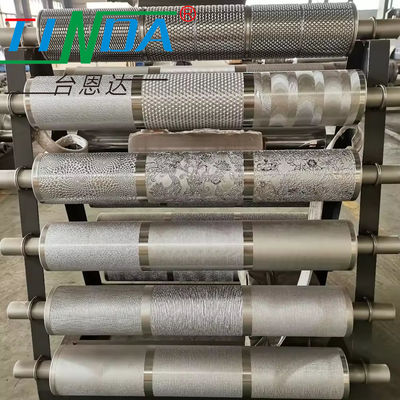 Rollo de relieve de acero inoxidable de precisión utilizado para la fabricación de malla de persianas de cartón de papel