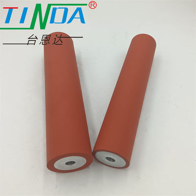 Personalizar resistencia al desgaste y deslizamiento rueda de goma de silicona para su uso en ambientes de trabajo de alta temperatura