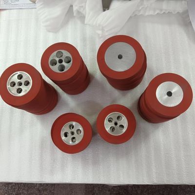 Personalizar resistencia al desgaste y deslizamiento rueda de goma de silicona para su uso en ambientes de trabajo de alta temperatura