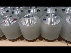 Rueda de rodillo de caucho de bajo nivel de ruido con diseño de acero inoxidable personalizado